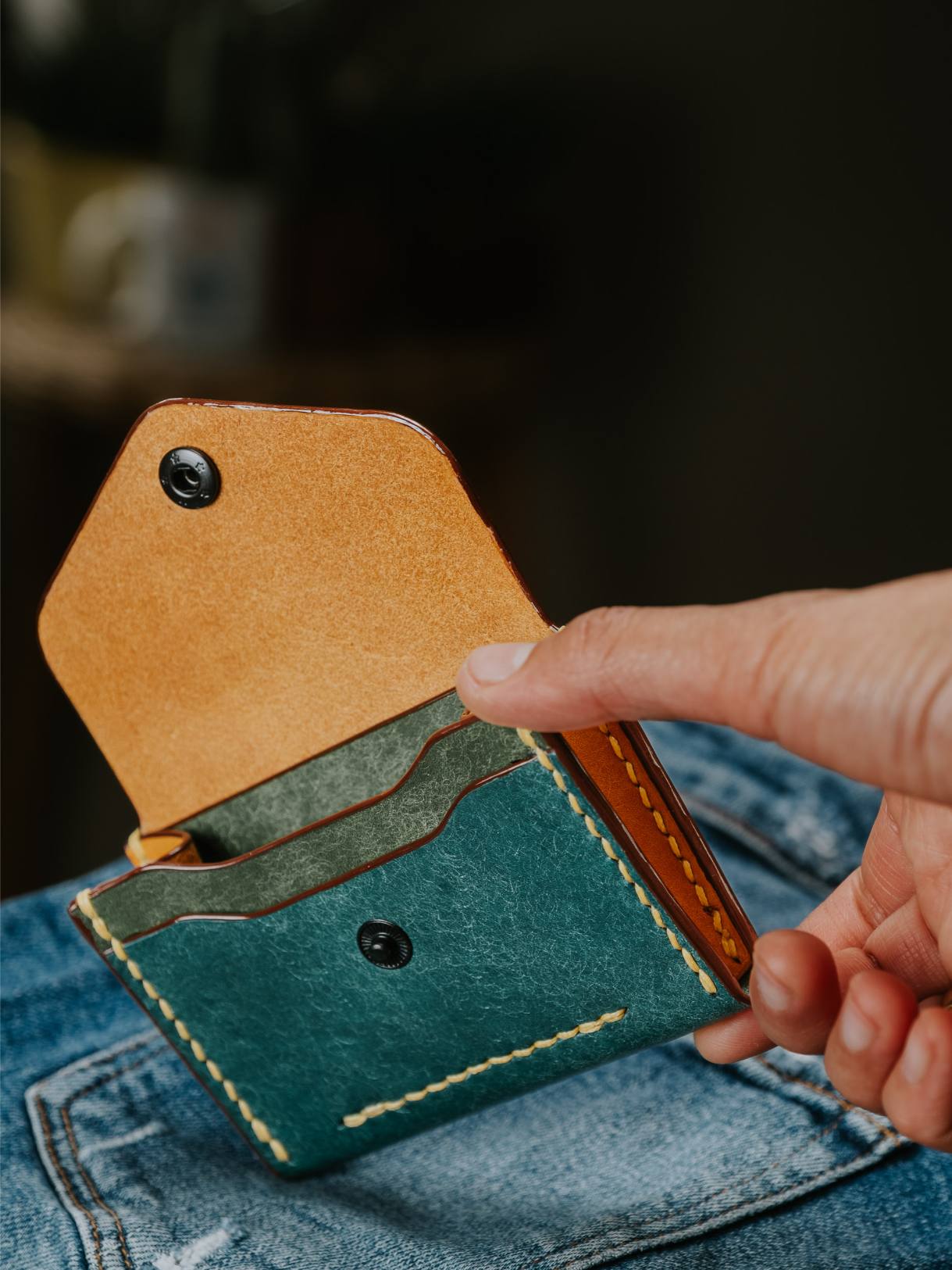 THE TRAVELLER V2 WALLET