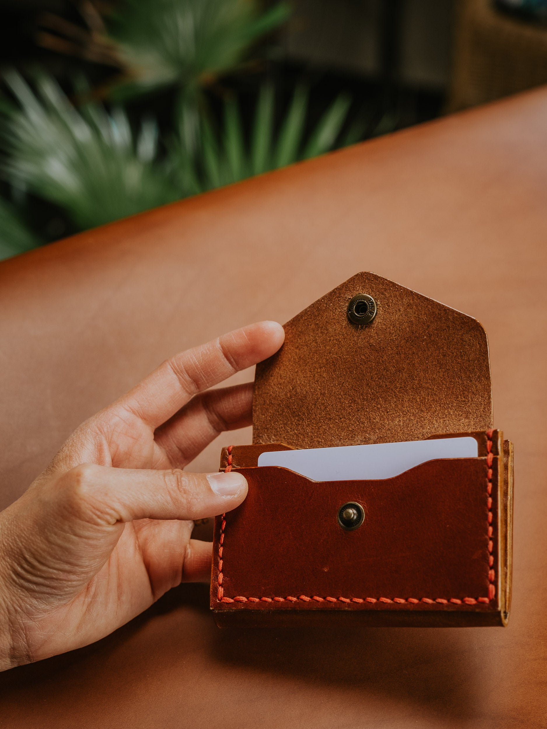 THE TRAVELLER LEATHER WALLET