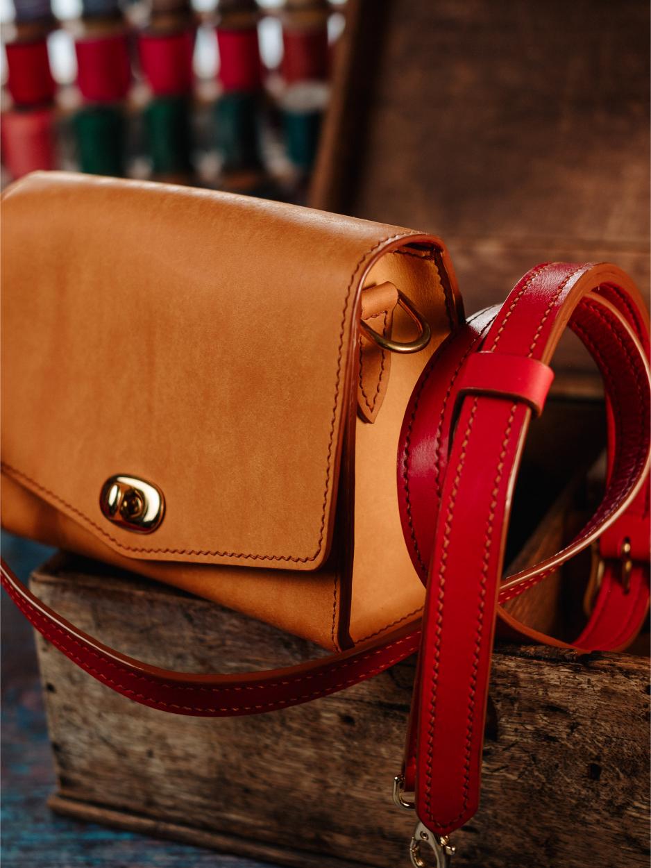 8111 Cross Body