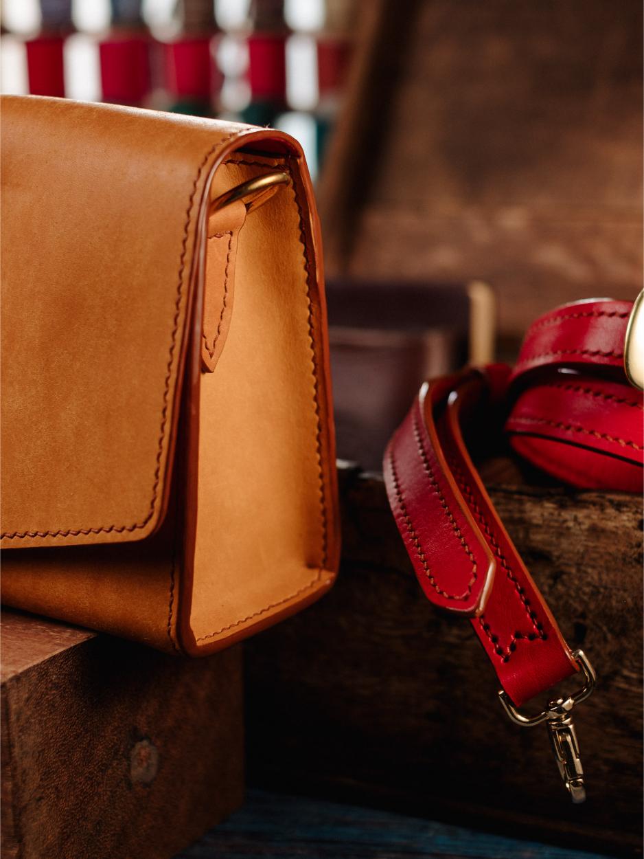 8111 Cross Body