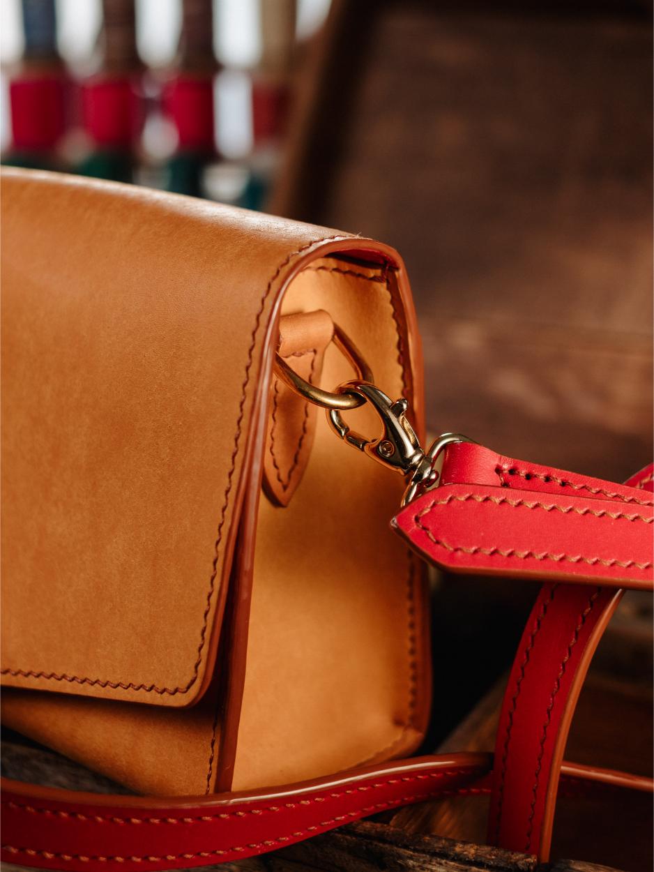 8111 Cross Body