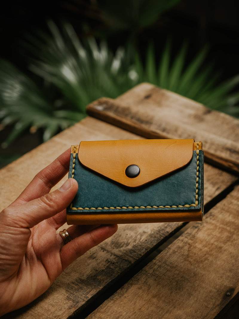 THE TRAVELLER LEATHER WALLET